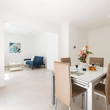 아파트 Bright 1bed With Shared Heated Indoor Pool & Gym
