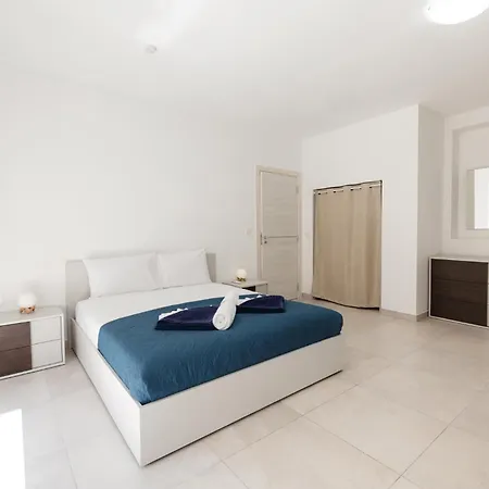 Bright 1bed With Shared Heated Indoor Pool & Gym * 세인트폴스베이