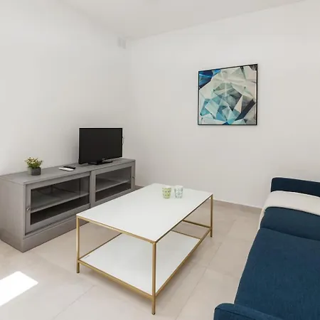 דירה Bright 1bed With Shared Heated Indoor Pool & Gym *