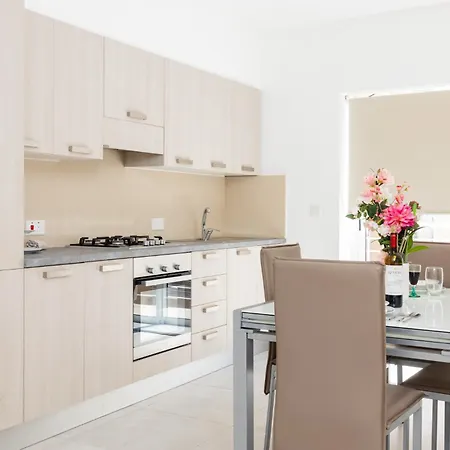 아파트 Bright 1bed With Shared Heated Indoor Pool & Gym