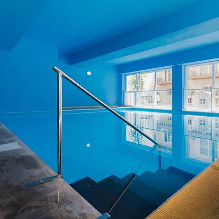 Bright 1bed With Shared Heated Indoor Pool & Gym